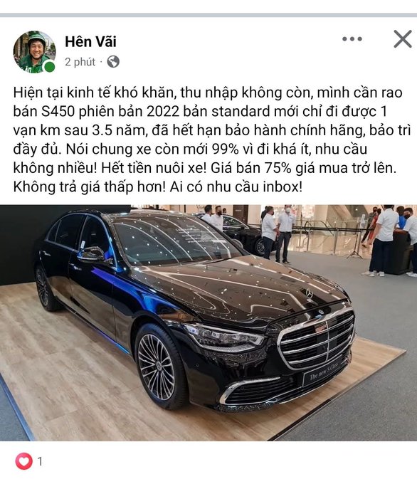 A Facebook post by "Hên Vãi" advertising a black Mercedes-Benz S450 (2022 Standard) for sale at 75% of purchase price after only 10,000 km in 3.5 years, citing financial difficulties and "no money to maintain the car." The post, referencing someone previously involved in crypto, highlights the ongoing high cost of owning luxury vehicles beyond the initial purchase.