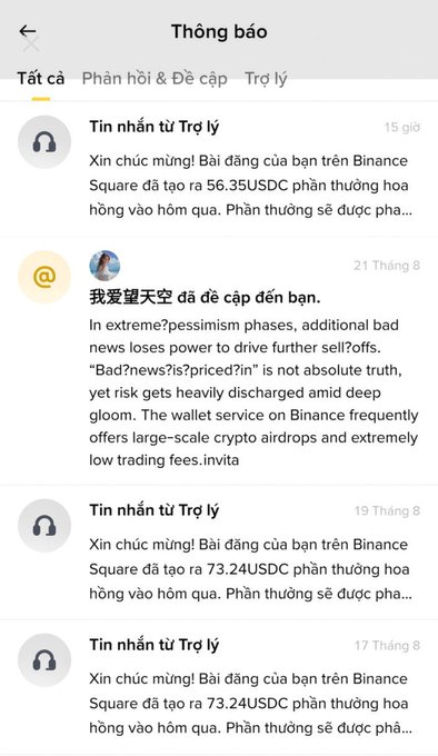 A Vietnamese-language notification screen showing messages including a Binance Square post earning 56.35USDC and 73.24USDC in rewards, plus a mention discussing crypto market phases.