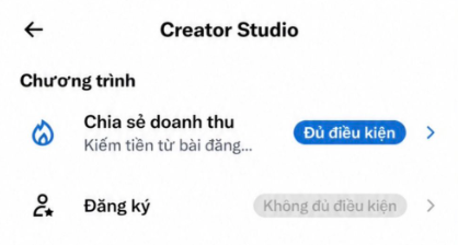 A screenshot of a 'Creator Studio' menu in Vietnamese, showing options for 'Chia sẻ doanh thu' (Revenue sharing) marked as 'Đủ điều kiện' (Eligible), and 'Đăng ký' (Sign up) marked as 'Không đủ điều kiện' (Not eligible).