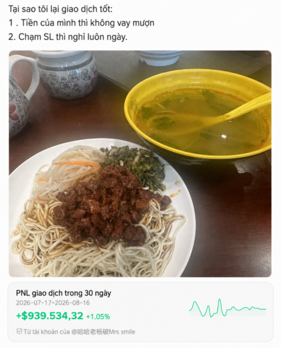 A social media post in Vietnamese listing reasons for good trading alongside a photo of noodles with meat and vegetable soup, showing a 30-day PNL of +$939,534.32 (+1.05%) from the account @哈给老秘破Mrs smile.