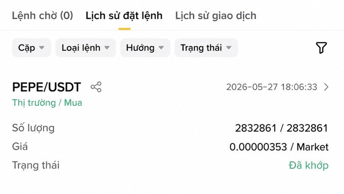 The image displays a screenshot of a webpage with information about an item, named Pepe/USDT, as shown by the text in multiple languages including English, French, Vietnamese, and German. The focus of this text appears to be on the item's price or value.