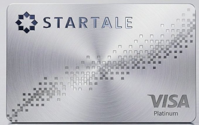 A silver Startale Visa Platinum card featuring the "STARTALE" logo, a star emblem, and a pixelated diagonal design, promoting the free minting opportunity for early adopters to join the waitlist.