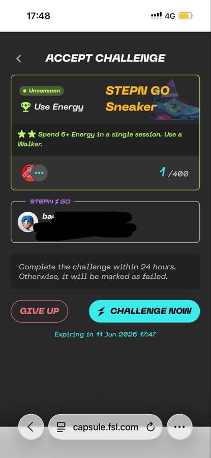 The image shows an acceptance challenge app with a green screen displaying the details of the challenge. The challenge involves using energy-efficient sneakers, which means that participants must use their own energy to complete the challenge. There are two options for completing the challenge: either they can choose to give up after 24 hours or continue until they reach the goal of using energy-efficient sneakers. The app also provides a list of users who have already completed the challenge and those who haven't, along with the number of steps taken by each user.