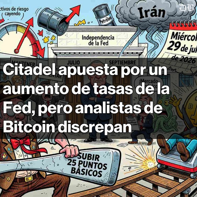 The image is a colorful political cartoon showing Citadel betting on a 25 basis point rate hike from the Federal Reserve (with visible text "Independencia de la Fed," "Subir 25 Puntos Básicos," and references to "Petróleo," "Irán," and July 29, 2026), while Bitcoin analysts disagree. A figure representing Citadel wields a lever marked "Subir 25 Puntos Básicos" amid a chaotic scene with falling oil barrels, market gauges, and protest signs, illustrating the hedge fund's prediction of a Fed rate increase—aligning with the post's headline about Citadel anticipating a 25 basis point hike while Bitcoin dips below $64,000.