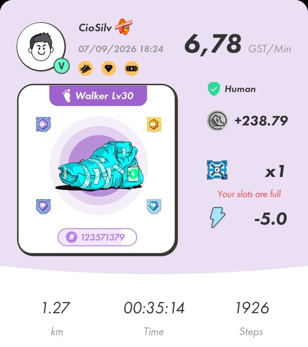 A fitness app screenshot showing user 'CioSilv' with stats including '6,78 GST/Min', '+238.79', distance of 1.27 km, time of 00:35:14, and 1926 steps, featuring a 'Walker Lv30' sneaker graphic.