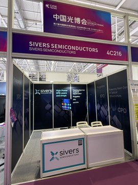 A Sivers Semiconductors booth at CIOE 2026 Shenzhen, with signage for booth 4C216 and $SIVE branding, supports the channel check that the company is engaging with Chinese pluggable makers amid tight laser supply—especially for 70mW lasers.