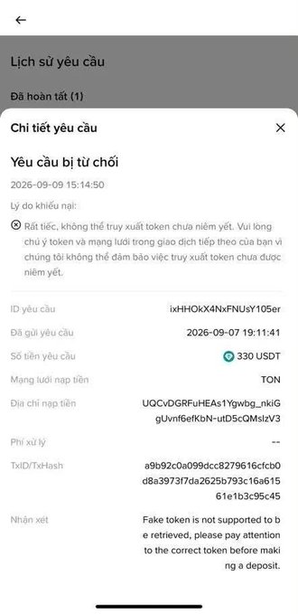 A Vietnamese crypto withdrawal request rejection screen shows a failed transaction of 330 USDT (TON network) to wallet address UQCvDGRFuHEas1Ygwbg_nkiG, with the system flagging it as "Fake token is not supported to be retrieved" — illustrating the post's warning about counterfeit USDT tokens that appear legitimate but get rejected upon deposit.