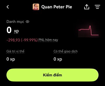 The image shows a phone screen displaying a message from someone named Quan Peter Pie. The message includes details about an investment opportunity or a transaction involving money, as well as information about the recipient's location (possibly Vietnam) and the time of day (possibly during the World Cup).