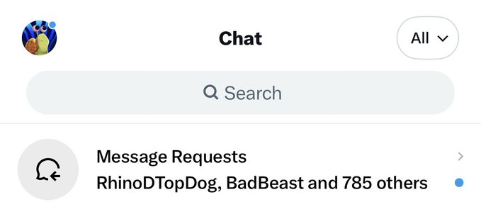 The image shows a Chat inbox with "Message Requests" displaying 785+ unread messages, including senders like "RhinoDTopDog" and "BadBeast," visually supporting the post's claim of receiving over 750 collaboration requests through their DMs.
