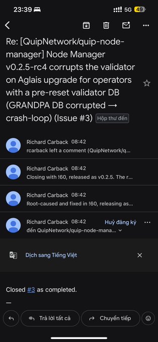 Mobile screenshot of a GitHub email in Vietnamese regarding 'QuipNetwork/quip-node-manager', stating 'v0.2.5-rc4 corrupts the validator on Aglais upgrade' with comments by Richard Carback.