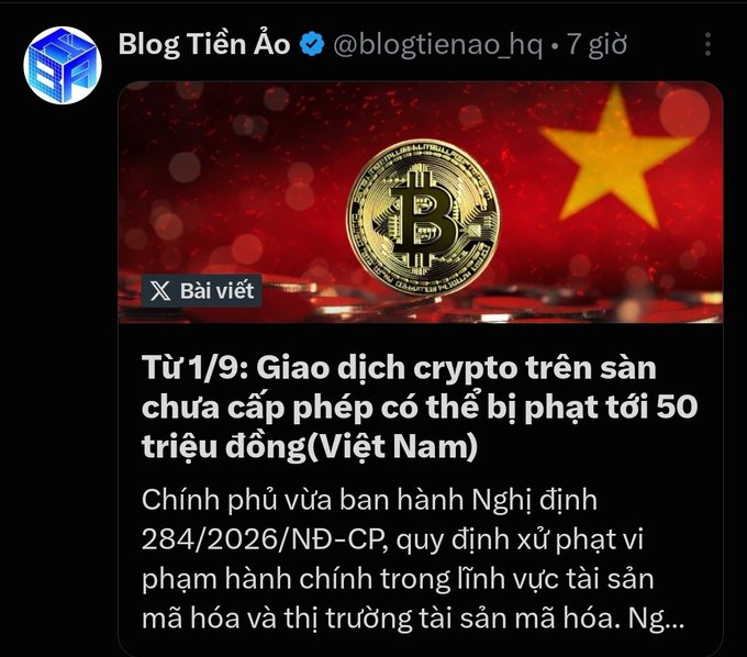 A Vietnamese X (Twitter) post by Blog Tiền Ảo announcing that starting September 1st, crypto transactions on unlicensed exchanges in Vietnam may face fines up to 50 million VND under Decree 284/2026/ND-CP, featuring a Bitcoin coin overlaid on the Vietnamese flag.