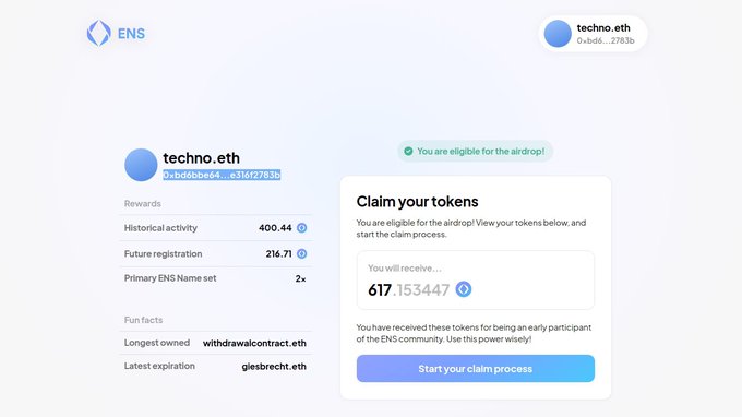 The image shows a screenshot of an email screen that displays the details of an email account called "Chơn vân mua tên miền .". The account was created in 2014, and since then, there have been various rewards given to it as well. This information is presented with tables and descriptions for reference.