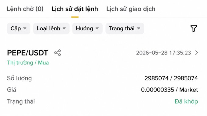The image shows a screenshot of an online trading platform, possibly a foreign exchange website like Peep/USDT that is displayed with the post in another language. The screenshot contains information about the trade, including the name of the trader (Loch), their account balance, and a date for when the trade was made or will be executed. There are several other details visible on the screen, such as the names of markets where trading took place, prices shown within those markets, and the type of trade (e.g., currency conversion, foreign exchange).