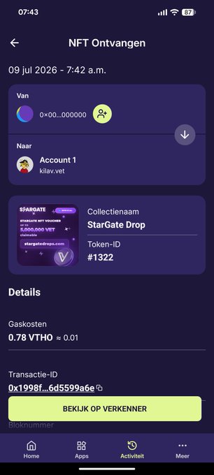 A mobile phone screenshot of an NFT transaction confirmation in Dutch, showing a 'StarGate Drop' collection (Token-ID #1322) being sent to 'Account 1 kiiav.vet' with a gas fee of 0.78 VTHO.