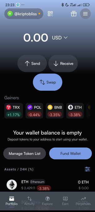 A screenshot of the KriptoK app shows an empty wallet with a 0.00 USD balance, "Send," "Receive," and "Swap" options, gainers like TRX (+1.17%), POL (-0.44%), BNB (-3.35%), and ETH (-3.38%), and a bottom navigation menu with Portfolio, Activity, Explore, Earn, and Perpetuals tabs, illustrating the unified self-custodial platform highlighted in the caption.