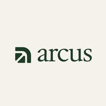 The image shows the Arcus logo, featuring a stylized green arch/curve icon beside the word "arcus" in a dark green serif font. It visually represents the Arcus platform mentioned in the post, which has launched pTokens on Robinhood Chain to enable transferable leveraged perpetual trading accounts.