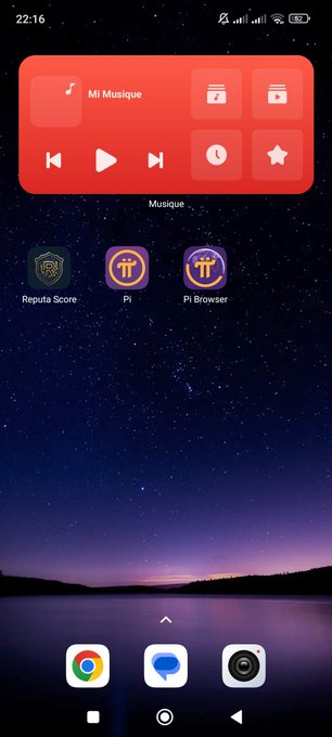 A smartphone home screen displays the "Mi Musique" widget along with three app icons labeled "Reputa Score," "Pi," and "Pi Browser," showing the Reputa Score app positioned next to the Pi Browser. The image aligns with the post's call to share screenshots of the home screen with these specific apps arranged together.