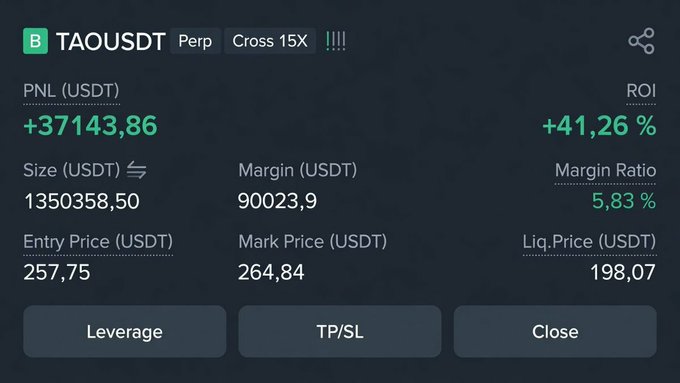 The image shows a screenshot of an investing app, which displays financial data for Tausd, including its trading status and portfolio size. The post mentions that this app can help someone get into crypto markets with low initial investment amounts. While we do not know the exact details of the post's content, it seems to provide information about how an individual can invest in cryptocurrency using the app's services.