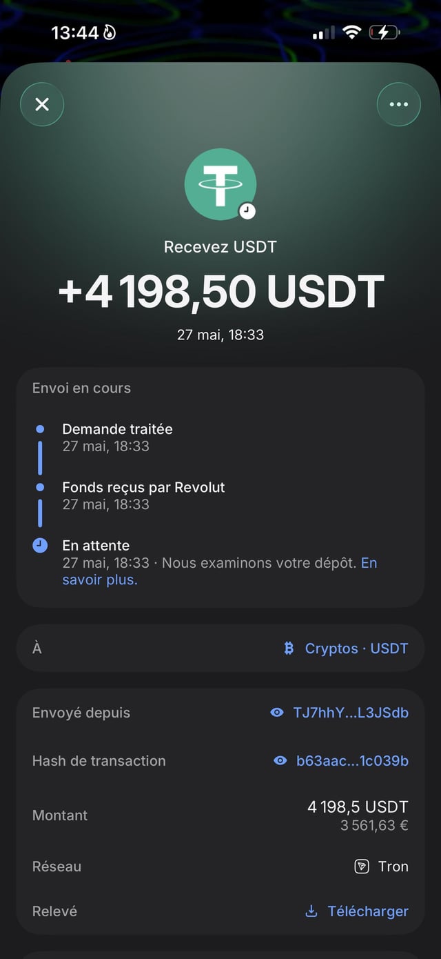 A mobile cryptocurrency transaction confirmation in French showing a USDT (Tether) reception of +4 198,50 USDT (€3,561,63) on the Tron network, with status 'Envoi en cours' (Transfer in progress).