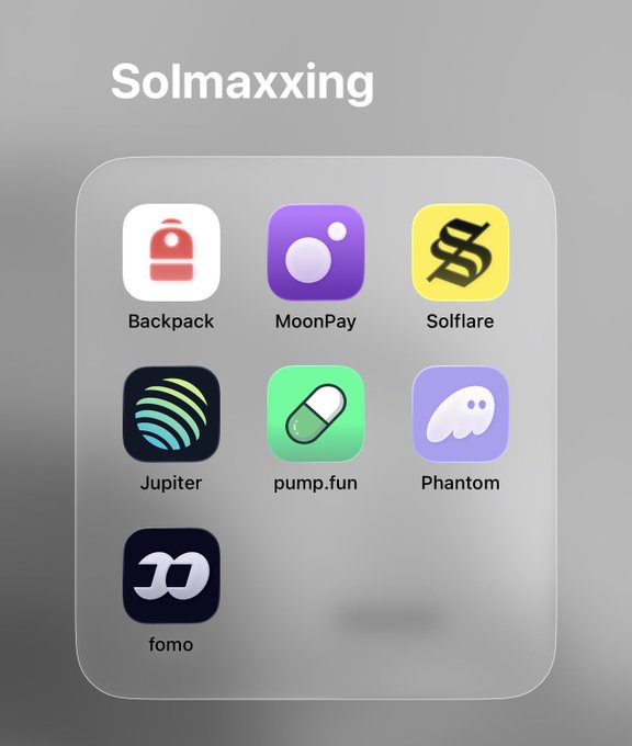 The image shows an iOS home screen folder titled "Solmaxxing" containing seven Solana-related apps: Backpack, MoonPay, Solflare, Jupiter, pump.fun, Phantom, and fomo. The folder reflects the post's theme of being "maxxed" into the Solana ecosystem by showcasing a curated collection of essential Solana wallets, trading tools, and crypto services.