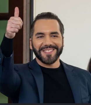 Nayib Bukele, President of El Salvador, gives a thumbs-up in this photo, celebrating his country's historic milestone of surpassing 7,800 BTC in its national Bitcoin reserves as announced in the post.