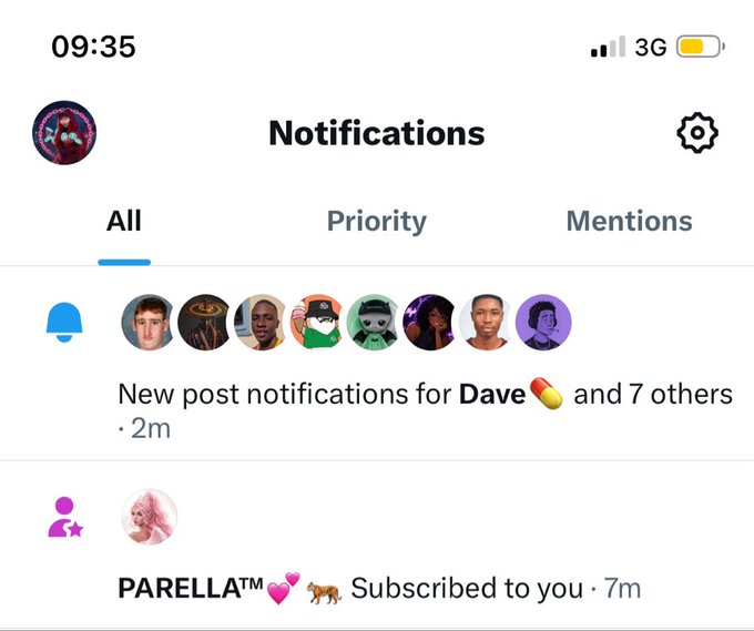 A mobile notifications screen showing new post notifications for Dave and 7 others (2m ago) and PARELLA™ subscribed to you (7m ago), with tabs for All, Priority, and Mentions.