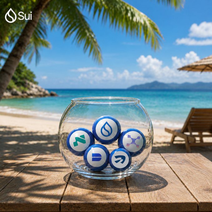The image features a glass bowl filled with blue balls, each labeled with different symbols such as "Người lớn không chọn hết Người lớn chọn cái mình cần Nhưng nếu là anh em trong hệ Sui thì hơi khó... Vì nhìn quả nào cũng muốn bốc lên Tay anh em đang nhắm vào trước?". The bowl of balls is placed on a wooden table, and the background shows a beach with palm trees.

The image also includes text that reads "Người lớn không chọn hết Người lớn chọn cái mình cần Nhưng nếu là anh em trong hệ Sui thì hơi khó... Vì nhìn quả nào cũng muốn bốc lên Tay anh em đang nhắm vào trước?". The text is in a foreign language, which could be related to the symbols on the balls or simply a description of the scene.

The image also contains several blue balls with different symbols and numbers written on them.