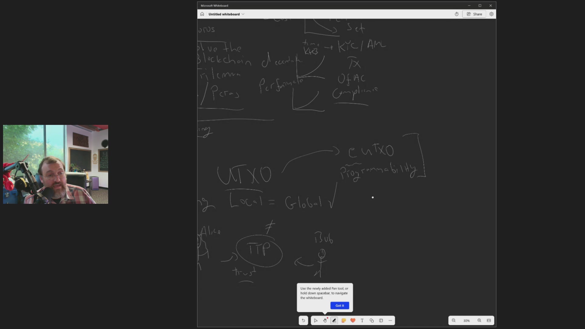 In the image, a man wearing glasses is sitting at his computer with an online video call displaying him in front of a black screen with white text written on it. The main focus of this scene appears to be a discussion about en vivo or experiments conducted in real life, as indicated by the caption provided after the image. This suggests that people might be discussing how scientists conduct experiments in the real world and its implications for understanding various phenomena, such as climate change or human behavior.