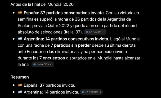 A dark-themed informational graphic in Spanish comparing national soccer teams' unbeaten streaks before the 2026 World Cup final, noting Spain with 37 consecutive unbeaten matches (tying Italy's record) and Argentina with 14 consecutive unbeaten matches.