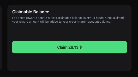 A dark-themed UI card titled "Claimable Balance" displays a green button reading "Claim 28,13 $", with text explaining that fee share rewards accrue every 24 hours and get added to the cross-margin account balance once claimed. This visually supports the post claiming that Phoenix.trade continues paying daily fees, having increased its 2x payouts recently.