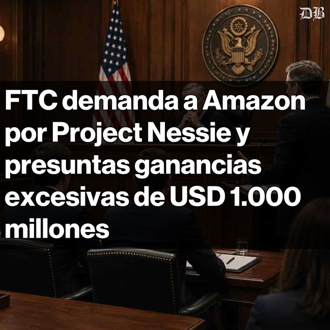 A courtroom scene serving as the background for a Spanish news headline reading "FTC demanda a Amazon por Project Nessie y presuntas ganancias excesivas de USD 1.000 millones."
