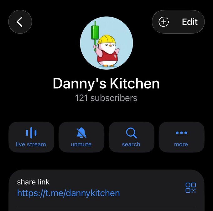 The image displays a Telegram channel page for "Danny's Kitchen," featuring a cartoon penguin mascot wearing a red apron and yellow hard hat while holding a spatula, with 121 subscribers shown beneath the channel name. The page includes options for live stream, unmute, search, and more, along with the shareable link "https://t.me/dannykitchen," directly corresponding to the post announcing the channel's public launch as a cooking hub.