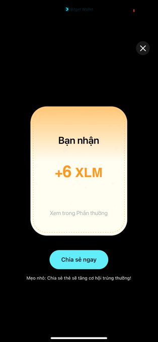 The image shows a phone screen with an app icon, which appears to be a cashback calculator for a foreign language. The app displays a message that reads "Ban nhân + 6 xLM", indicating that users can apply for a cashback of 6xLM in their local currency.