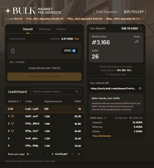 The image features a screenshot of an online trading account that shows various transactions and data about the user's deposits and interests. The information includes details such as the number of Bitcoins held, transaction history, and potential gains or losses from the deposited Bitcoins. There are also options to review transactions or add new Bitcoin addresses. The main focus is on the display of this digital asset trading account, which emphasizes the importance of reliable online platforms for financial management and long-term investing strategies.