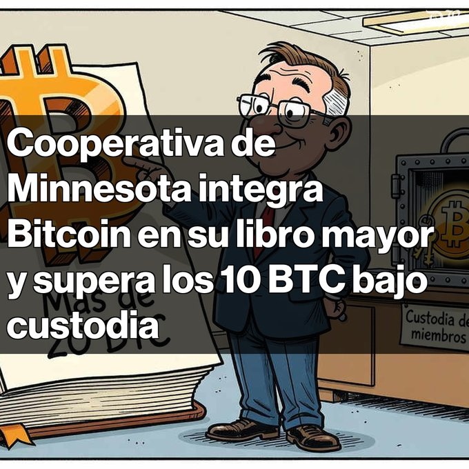 A cartoon illustration of a banker holding a giant Bitcoin book is overlaid with Spanish text reading: 'Cooperativa de Minnesota integra Bitcoin en su libro mayor y supera los 10 BTC bajo custodia'.