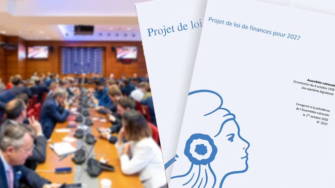 The image shows a French National Assembly session overlaid with the cover page of the "Projet de loi de finances pour 2027" (2027 Finance Bill), referencing Amendment N° 3210 to the 2027 budget, directly tying the legislative context to the proposed 31.4% capital gains tax on cryptocurrency-to-stablecoin conversions starting January 1, 2027.