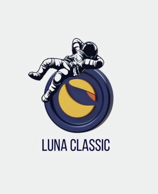 A logo featuring an astronaut in a spacesuit floating above a circular emblem with a crescent moon design, labeled 'LUNA CLASSIC'.