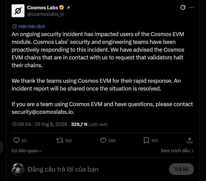 A Twitter post from @cosmoslabs_io dated '25 thg 8, 2026' announces an ongoing security incident impacting users of the Cosmos EVM module and advises validators to halt their chains.
