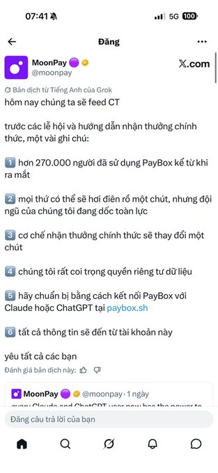 A mobile screenshot of a Twitter post by MoonPay (@moonpay) in Vietnamese, announcing an airdrop (CT) for over 270,000 users who link their PayBox to Claude or ChatGPT at paybox.sh.