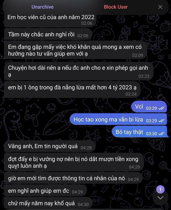 Messenger conversation in Vietnamese showing messages between a former student from 2022 asking about a 4 billion VND scam in Da Nang, and the other person responding in disbelief and asking for personal information to help.