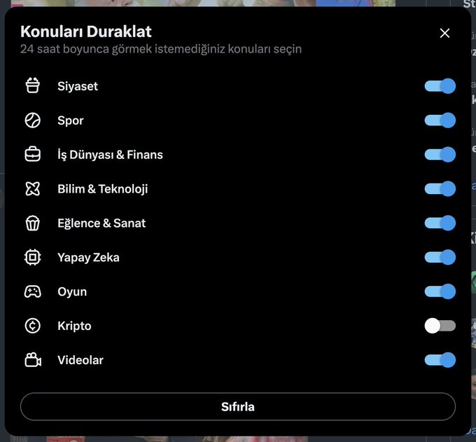 A Turkish-language "Pause Topics" (Konuları Duraklat) settings menu is displayed, showing toggle switches for categories like Siyaset, Spor, Kripto, and Videolar, with most toggles enabled (blue) except for Kripto, which is disabled (gray). The image illustrates the user's frustration, as the only category they want to see—Kripto (Crypto)—is the one turned off, while all other topics remain active and likely filling their feed.