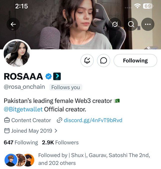 A Twitter/X profile screenshot of user "ROSAAA" (@rosa_onchain) with a verified checkmark, described as "Pakistan's leading female Web3 creator 🇵🇰 @Bitgetwallet Official creator," with 2.9K followers, joined May 2019, and a discord link shown.