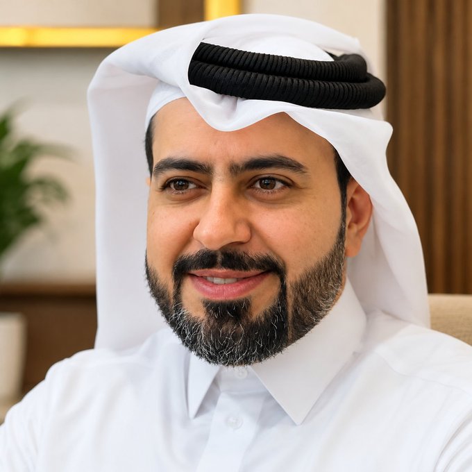 A smiling man with a beard, wearing a traditional white thobe and ghutra with a black agal, appears in a close-up portrait that visually aligns with the SidraChain announcement by lending a professional, leadership-style face to the Web3 financial ecosystem update.