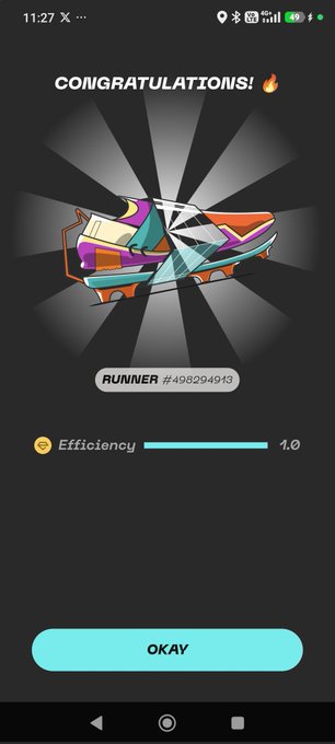 The image shows a "CONGRATULATIONS! 🔥" achievement screen displaying a colorful sneaker design labeled "RUNNER #49829493" with an "Efficiency" score of 1.0. The post "最強の最弱靴出たよ！" ("I got the strongest of the weakest shoes!") humorously refers to obtaining this Runner-tier shoe, suggesting ironic pride in receiving what appears to be a low or basic reward.