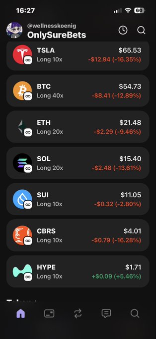 The image shows a phone screen displaying various options, including Bitcoin, Tesla, and other cryptocurrencies, as well as different betting schemes for poker games. The screen also highlights some negative information related to cryptocurrency exchanges, such as scams and inflated prices for certain cryptocurrencies. This information is crucial for users who want to make informed decisions about their investments or betting strategies in the crypto market.