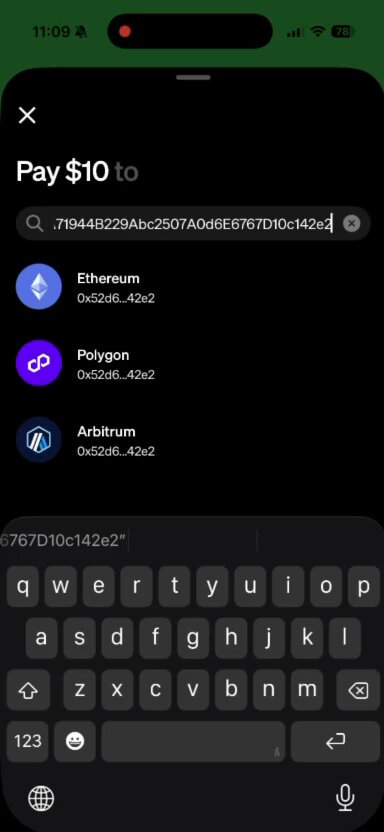 The image shows an iPhone screen displaying a payment app called CashApp, which allows users to send money through peer-to-peer transactions using Bitcoin. The app has a feature that enables users to choose from four different types of chains, including @0xPolygon and other options. The post also mentions the use of @0xPolygon as an off ramp for USDC transactions in the United States.