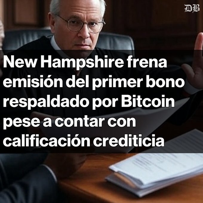 A judge in a courtroom setting with overlaid Spanish text reading 'New Hampshire frena emisión del primer bono respaldado por Bitcoin pese a contar con calificación crediticia'.