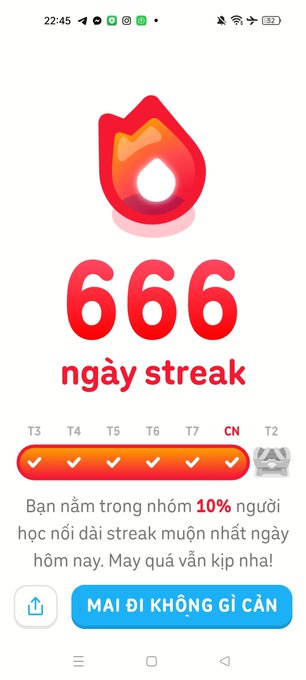 Duolingo-style streak screen in Vietnamese showing '666 ngày streak' (666 day streak) with all 7 weekly checkmarks completed.