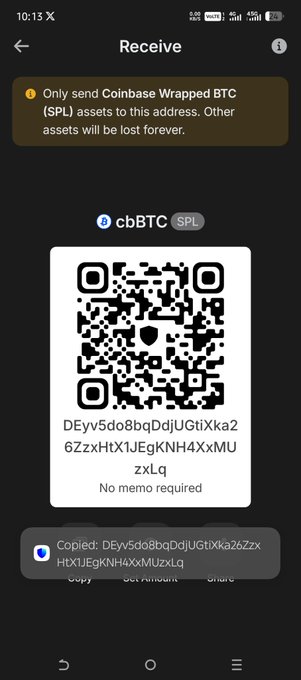 A Coinbase wallet 'Receive' screen for cbBTC (SPL) showing a QR code, a Solana address starting with 'DEyv5do8bqDdJUGtiXka26ZzxHXt1JEgKNH4XxMxLq', and a warning to only send Coinbase Wrapped BTC assets.