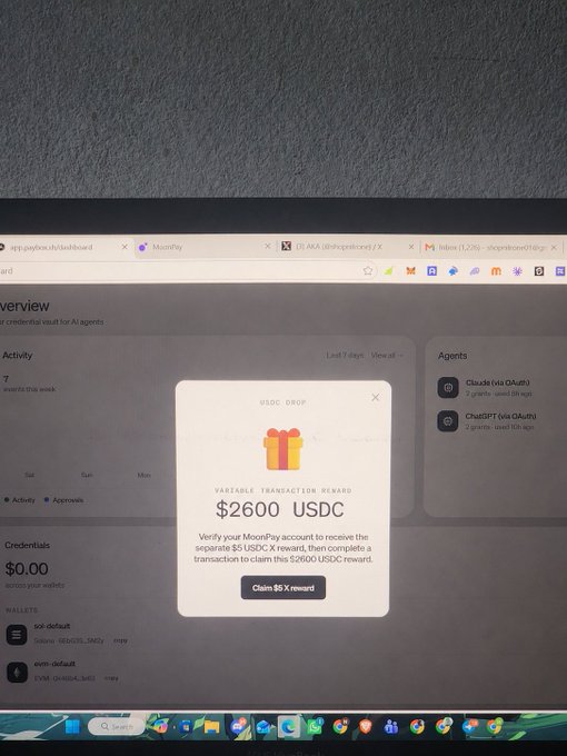 The image shows a pop-up window from MoonPay for a "USDC DROP" offering a variable transaction reward of $2600 USDC. The accompanying post suggests this claim was made despite a geoblock, questioning if it's a "Skill issue".